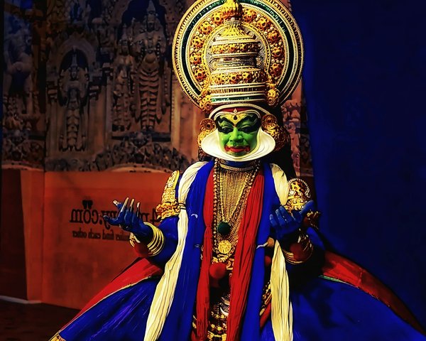 Où découvrir les traditions de la danse Kathakali en Inde : spectacles et écoles ?